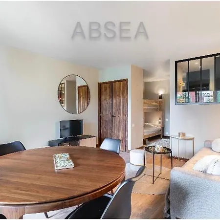 Renovated With Garden Pool Air Conditioning 4 Sleeps