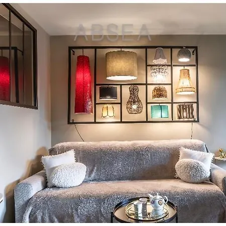 Renovated With Garden Pool Air Conditioning 4 Sleeps